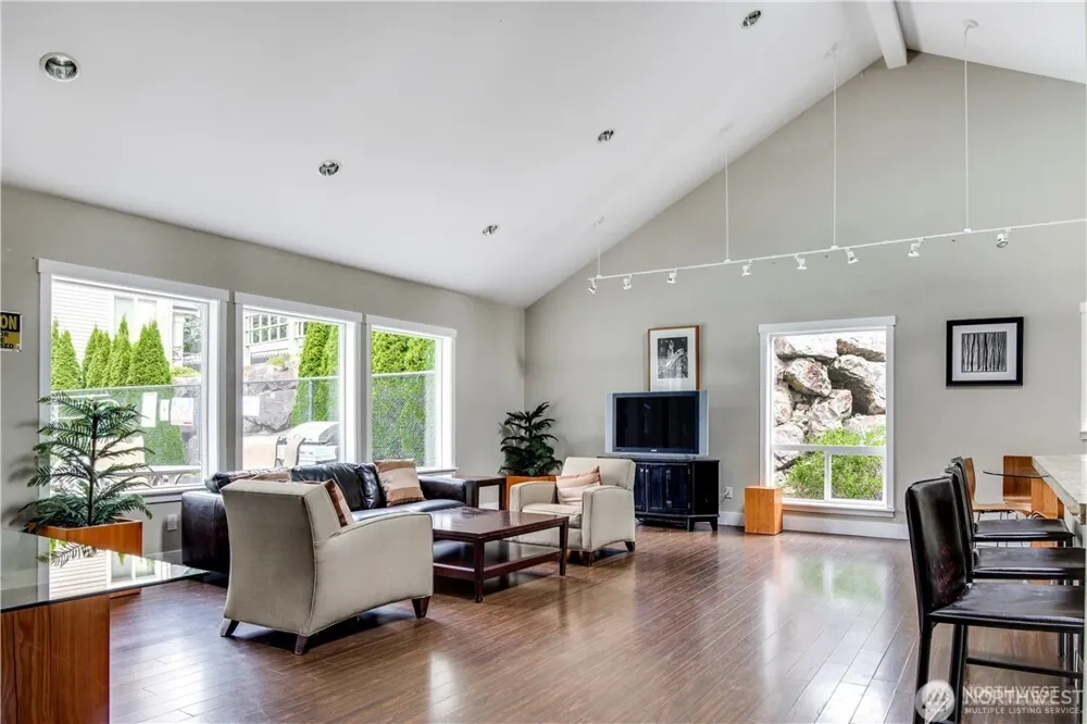 11313 NE 128th Street #101 Kirkland, WA 98034