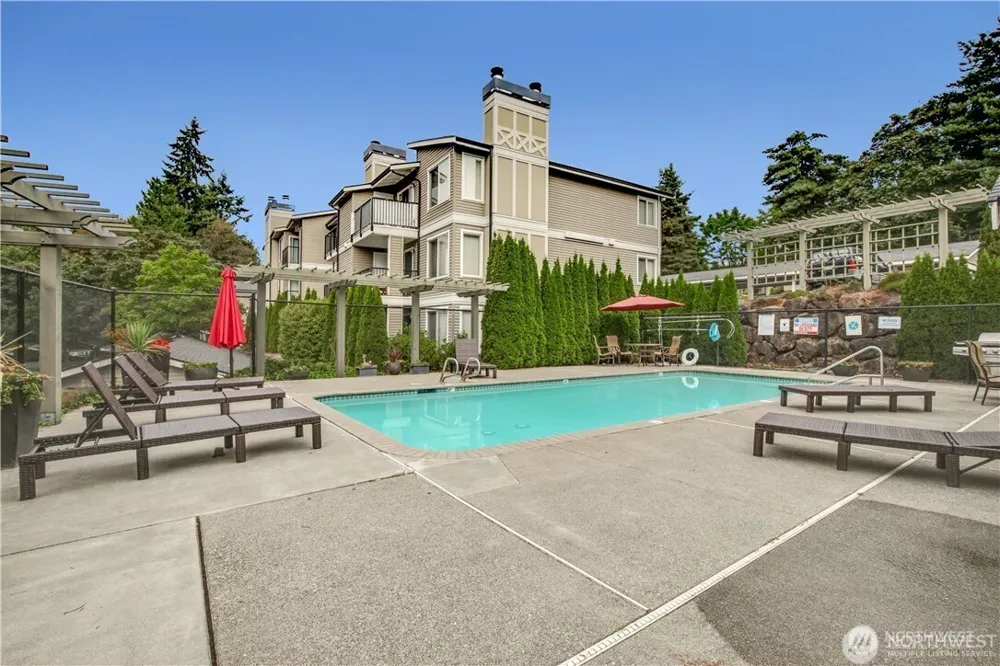 11313 NE 128th Street #101 Kirkland, WA 98034