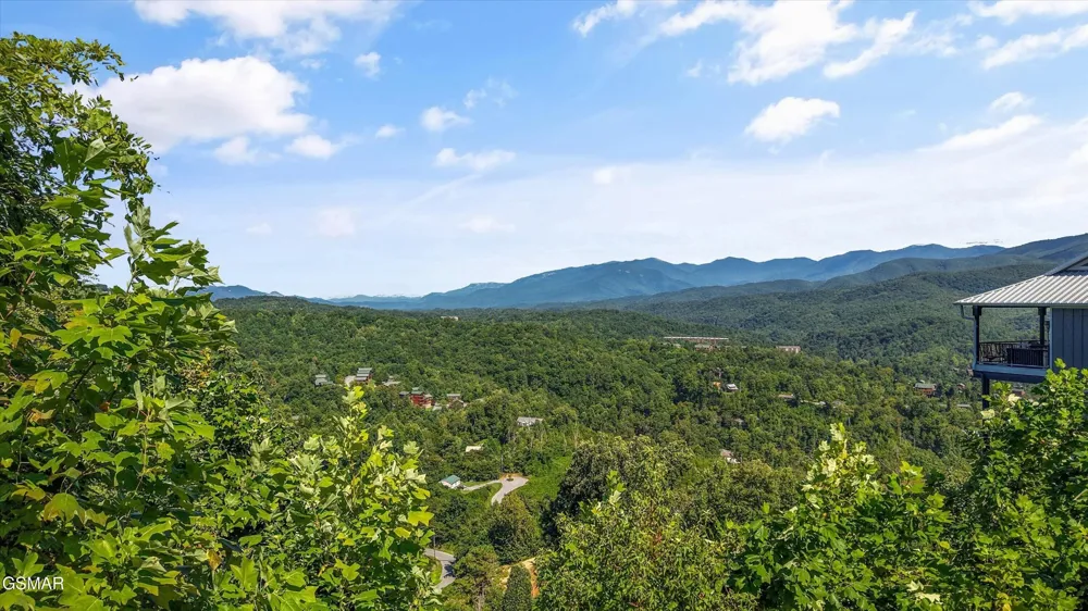 616 Kings Way Gatlinburg, TN 37738