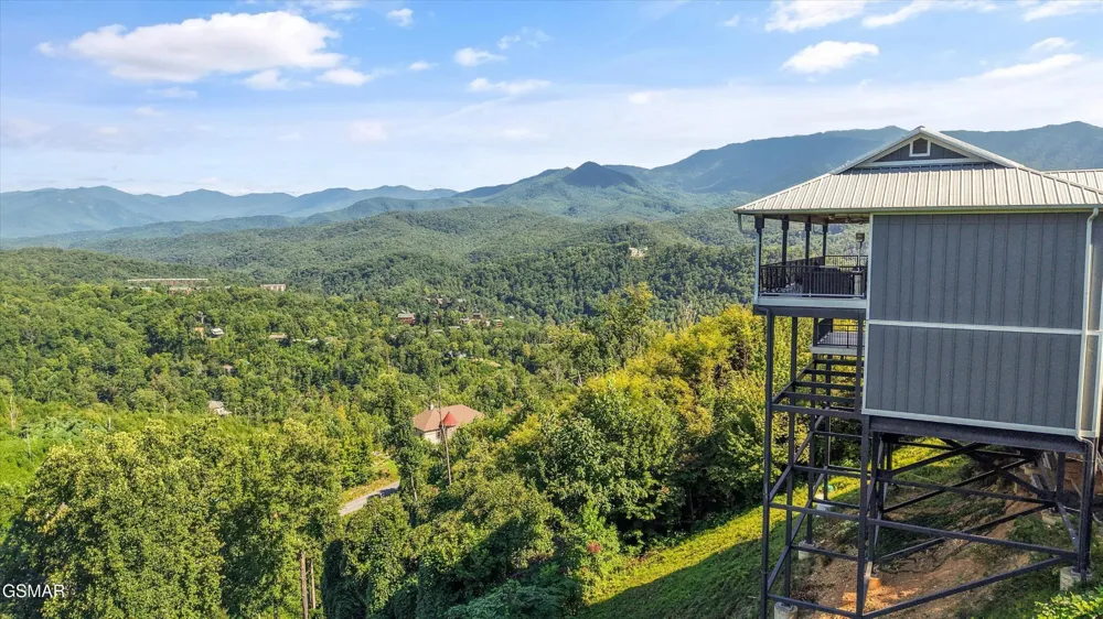 616 Kings Way Gatlinburg, TN 37738