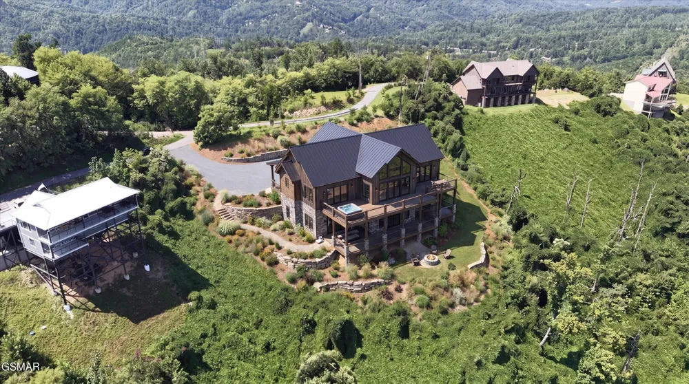 616 Kings Way Gatlinburg, TN 37738