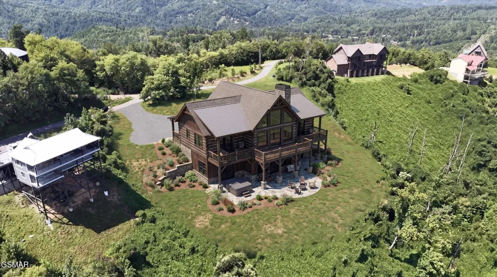 616 Kings Way Gatlinburg, TN 37738