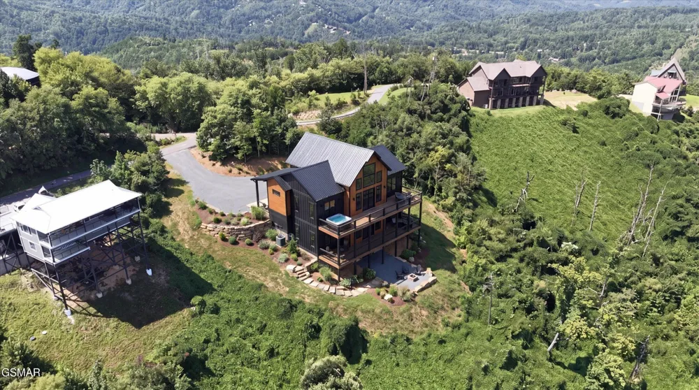 616 Kings Way Gatlinburg, TN 37738