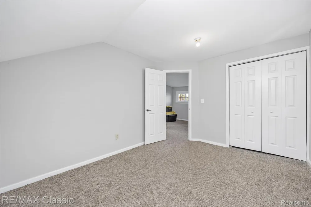 8665 Cooley Lake Road Commerce Charter Township, MI 48382