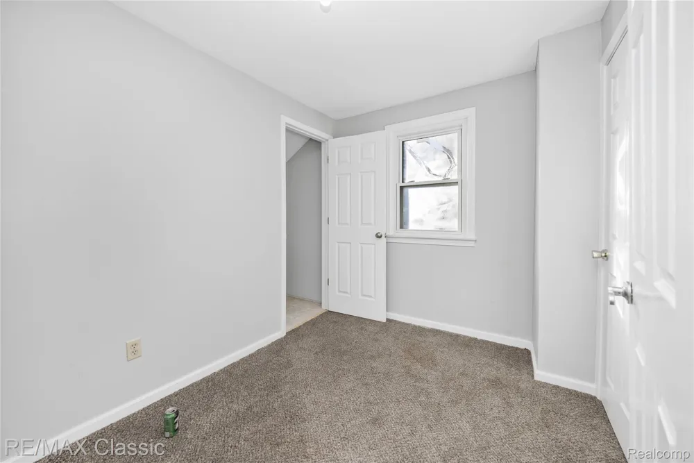 8665 Cooley Lake Road Commerce Charter Township, MI 48382