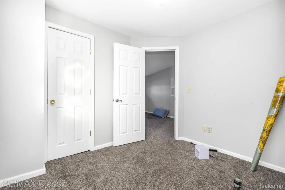 8665 Cooley Lake Road Commerce Charter Township, MI 48382