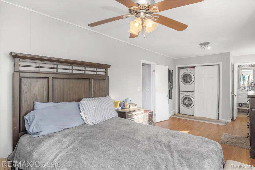 8665 Cooley Lake Road Commerce Charter Township, MI 48382