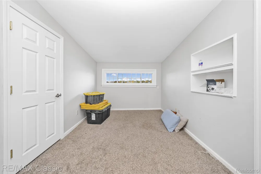 8665 Cooley Lake Road Commerce Charter Township, MI 48382
