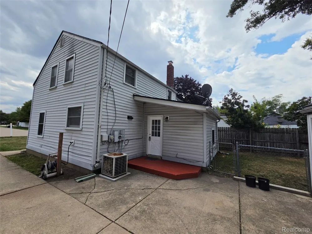 1031 Arthur Drive Troy City, MI 48083