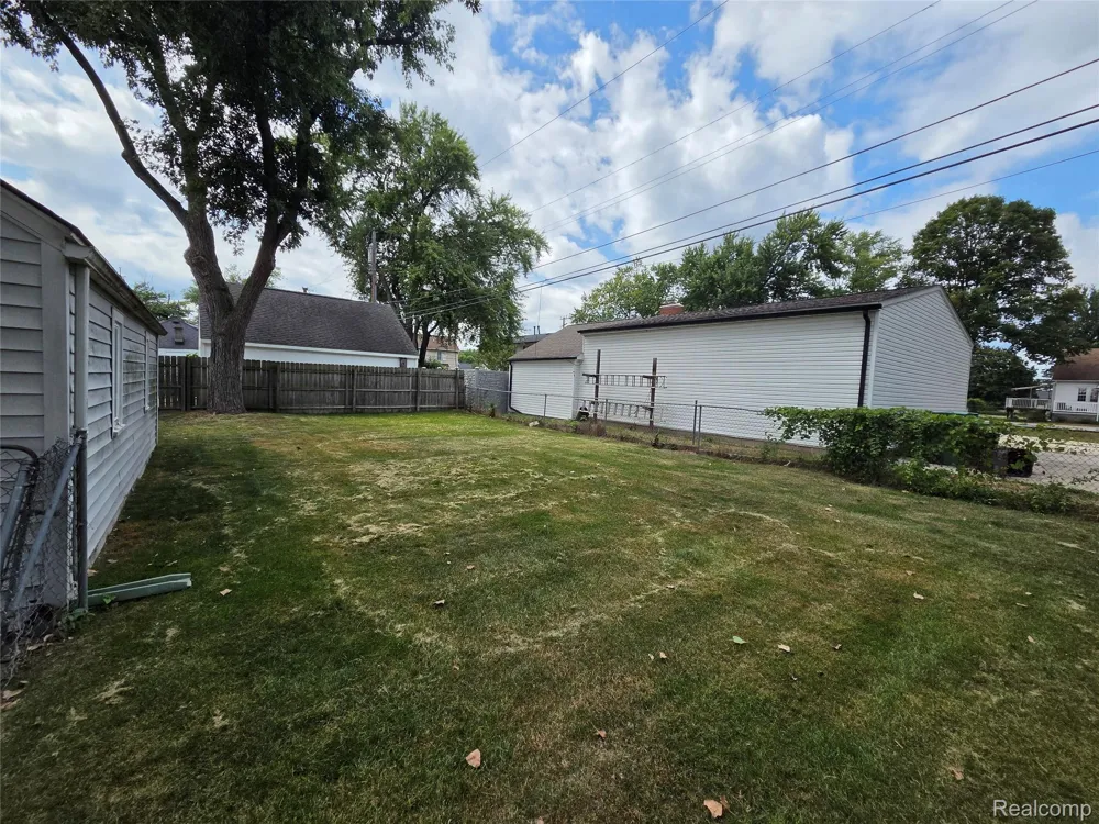 1031 Arthur Drive Troy City, MI 48083