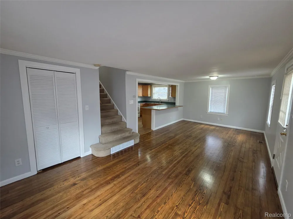 1031 Arthur Drive Troy City, MI 48083