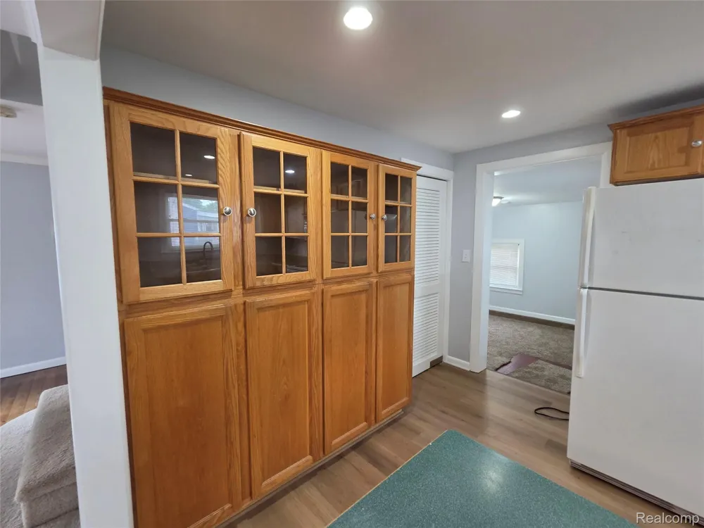 1031 Arthur Drive Troy City, MI 48083