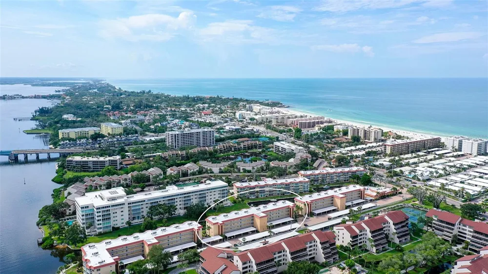 1300 PORTOFINO DRIVE #103 Sarasota, FL 34242
