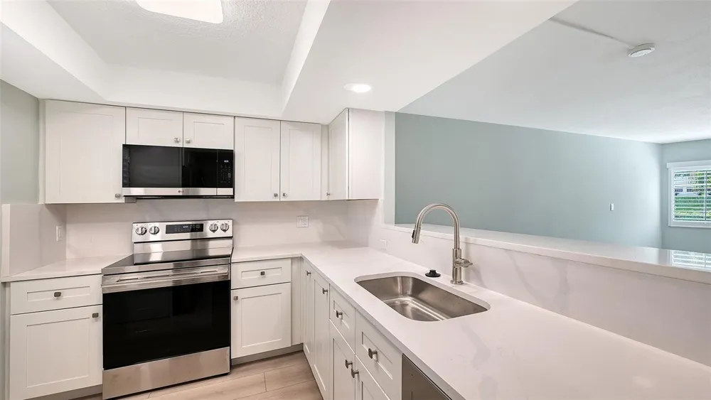 1300 PORTOFINO DRIVE #103 Sarasota, FL 34242