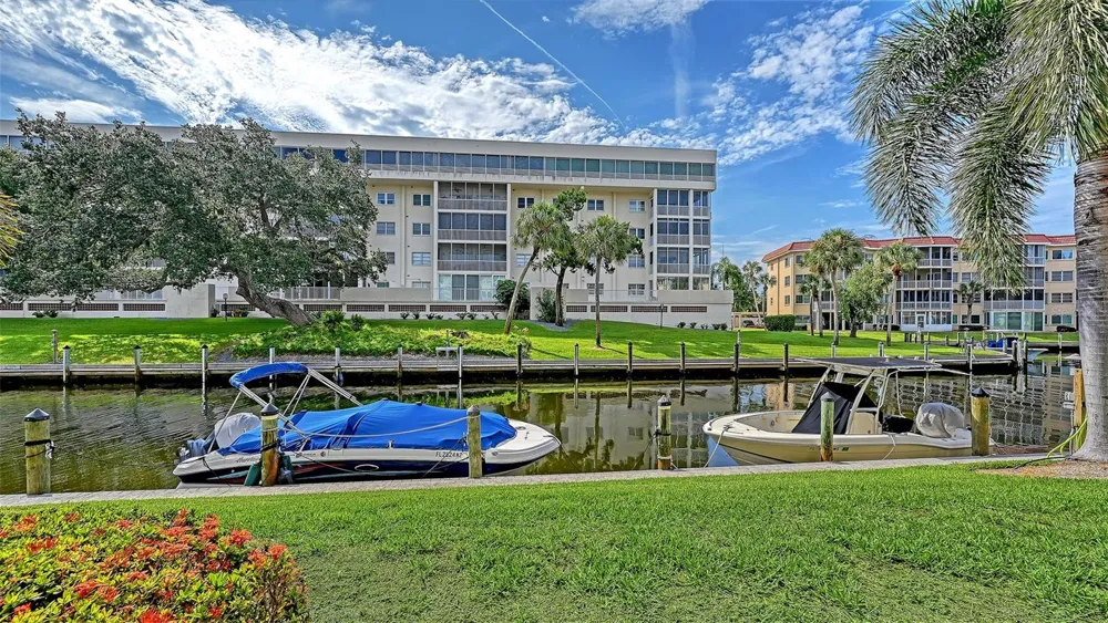 1300 PORTOFINO DRIVE #103 Sarasota, FL 34242