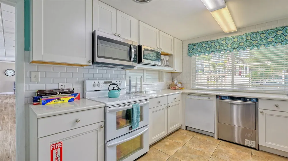1300 PORTOFINO DRIVE #103 Sarasota, FL 34242