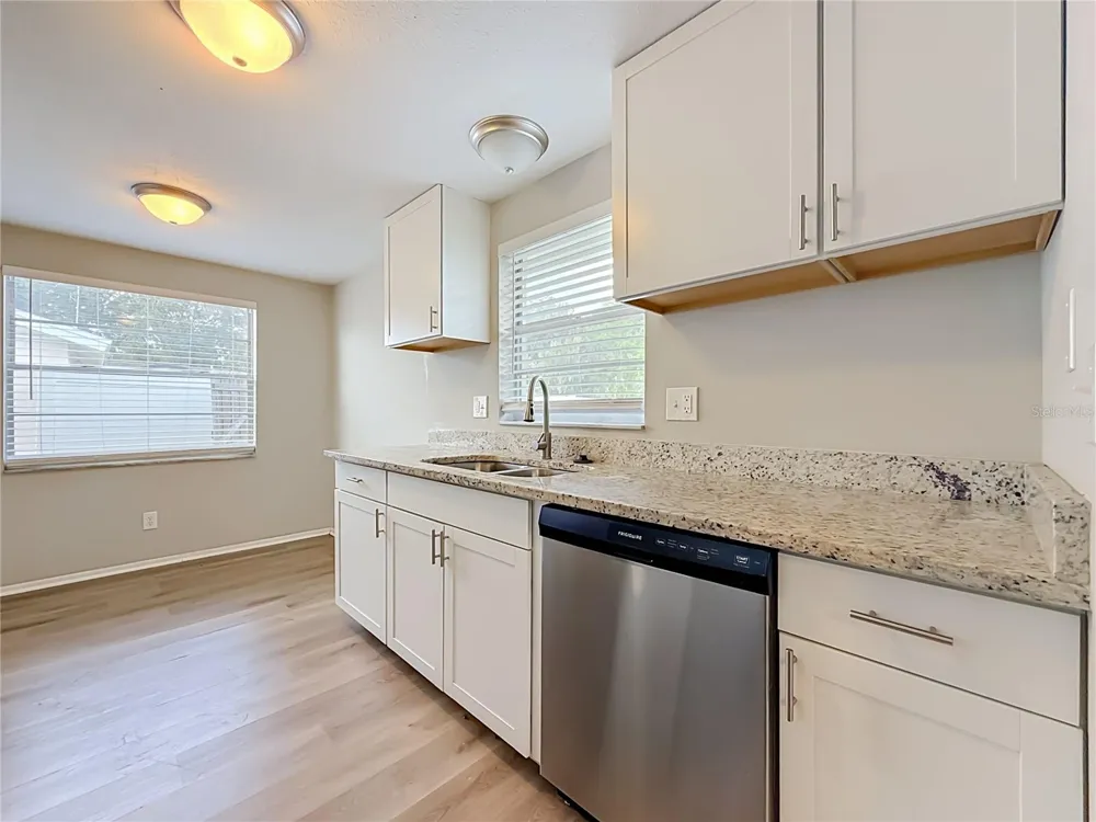 7606 WOODLAND OAKS COURT Tampa, FL 33615
