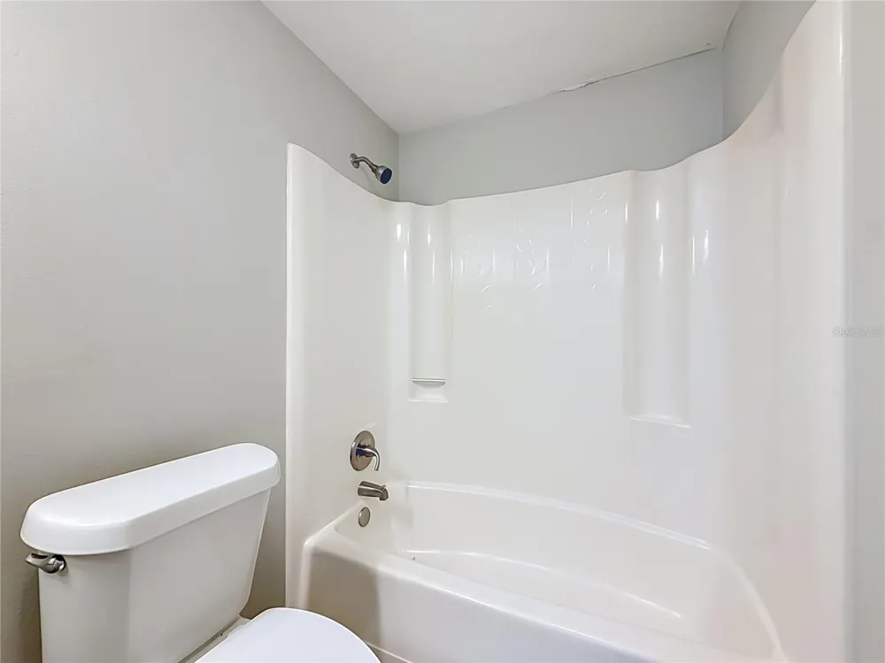 7606 WOODLAND OAKS COURT Tampa, FL 33615