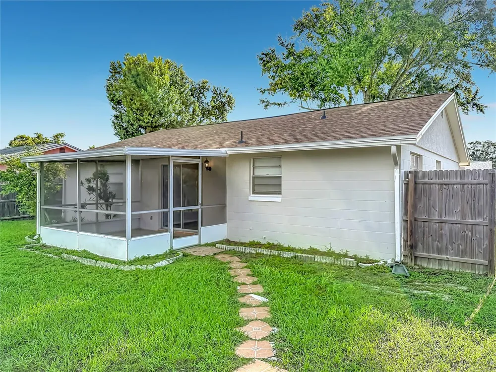 7606 WOODLAND OAKS COURT Tampa, FL 33615