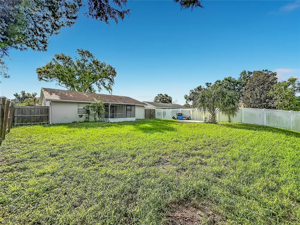 7606 WOODLAND OAKS COURT Tampa, FL 33615