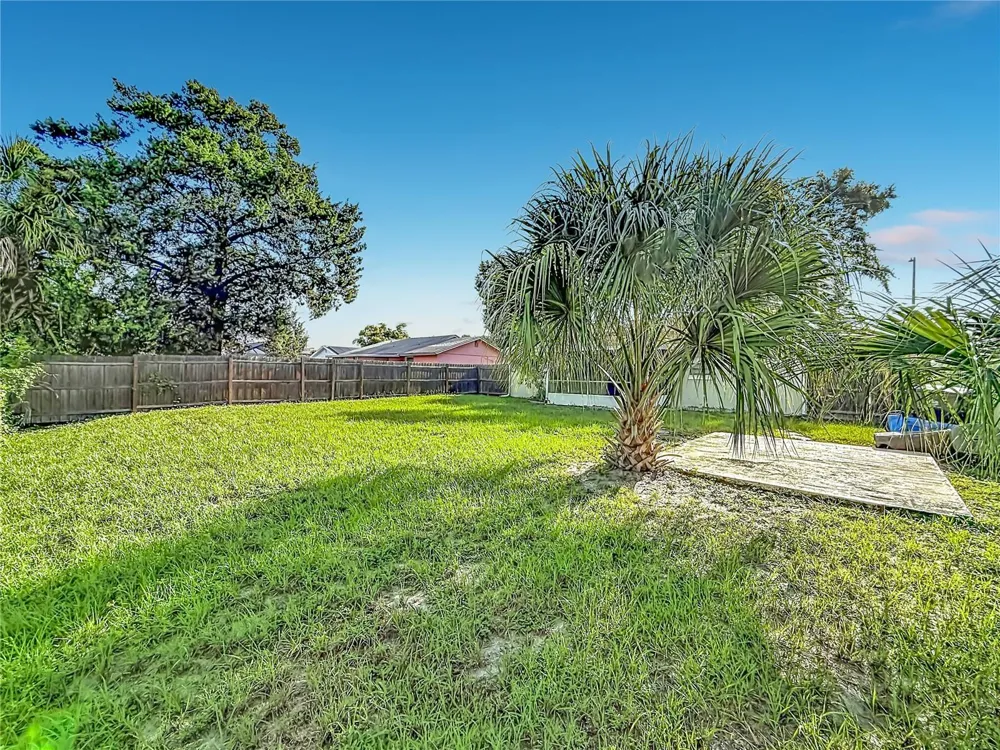 7606 WOODLAND OAKS COURT Tampa, FL 33615