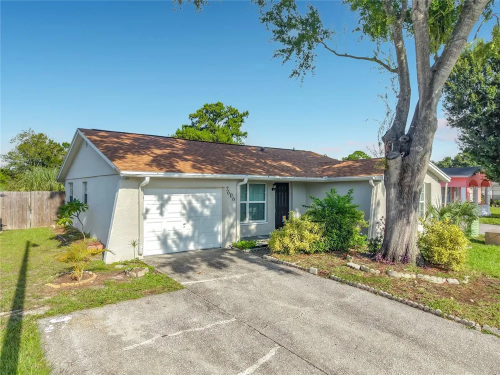 7606 WOODLAND OAKS COURT Tampa, FL 33615
