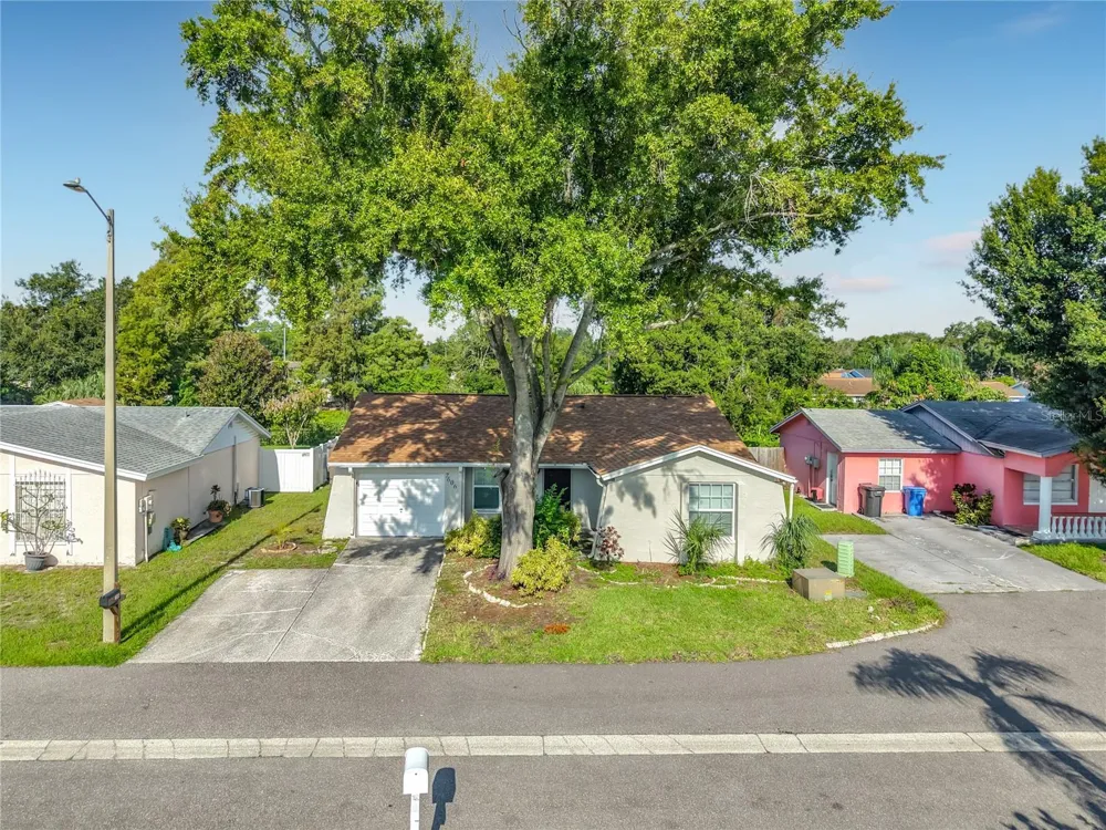 7606 WOODLAND OAKS COURT Tampa, FL 33615