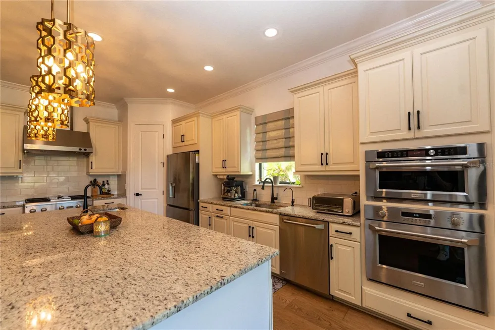 8137 GABANNA DRIVE Sarasota, FL 34231