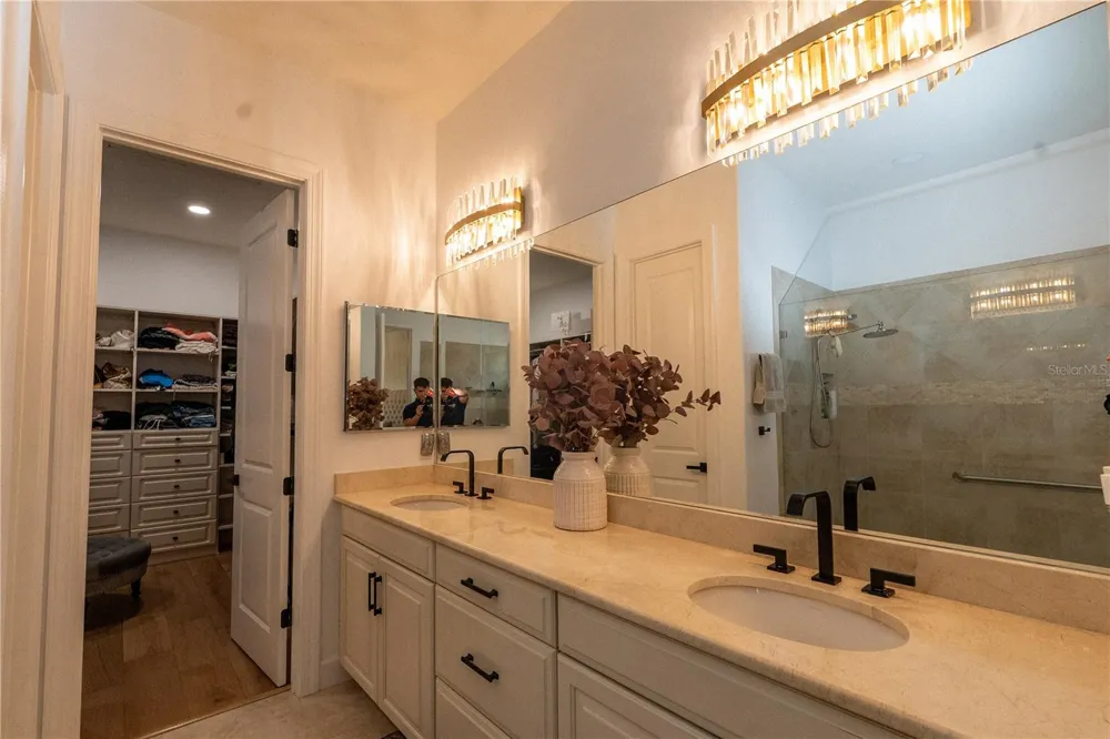 8137 GABANNA DRIVE Sarasota, FL 34231