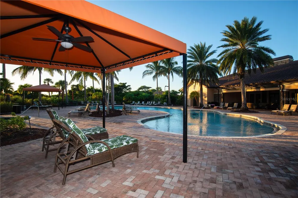 8137 GABANNA DRIVE Sarasota, FL 34231