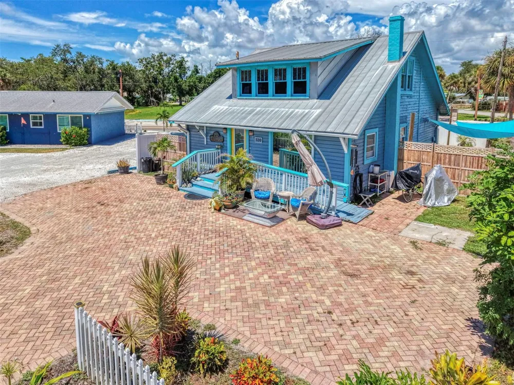 530 W GREEN STREET Englewood, FL 34223