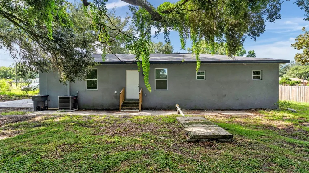 2409 W PARKER STREET Lakeland, FL 33815