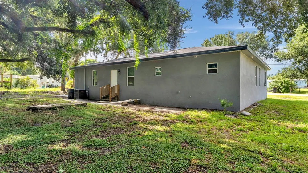2409 W PARKER STREET Lakeland, FL 33815