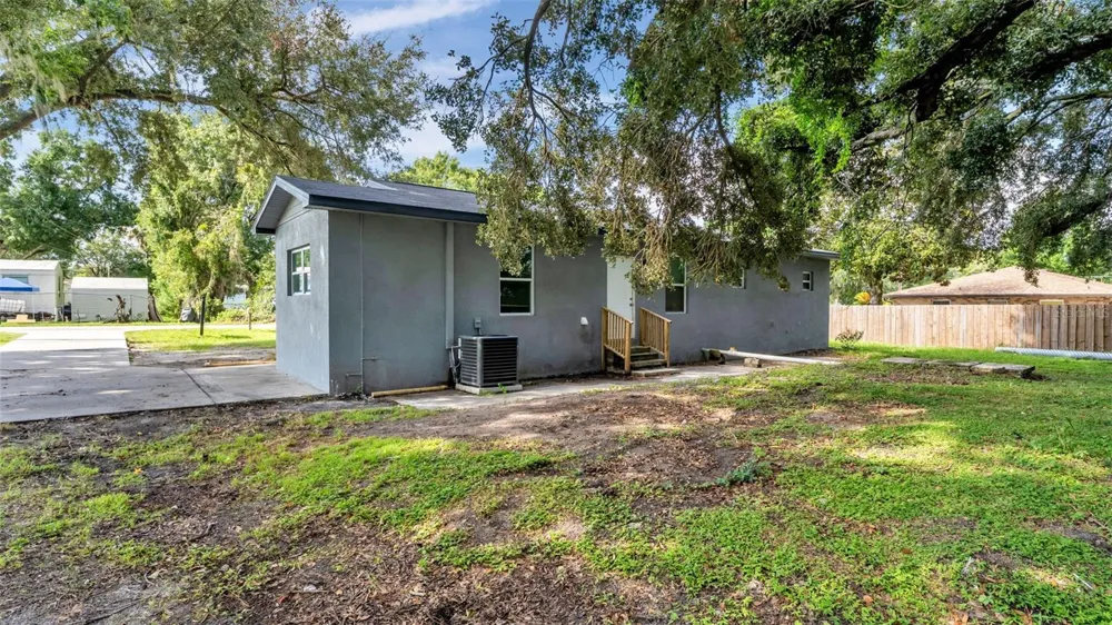 2409 W PARKER STREET Lakeland, FL 33815