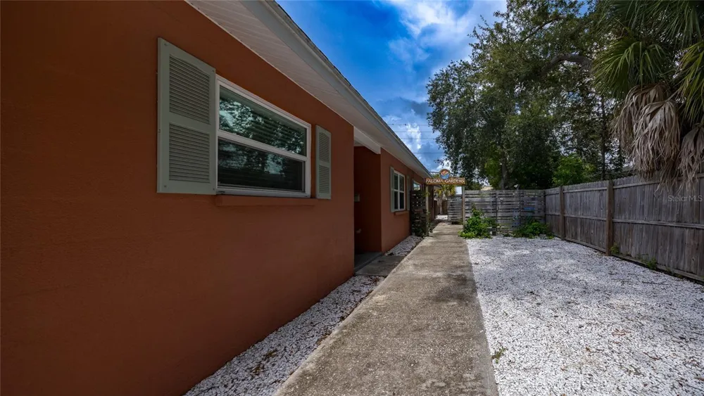 6219 2ND AVENUE S St Petersburg, FL 33707