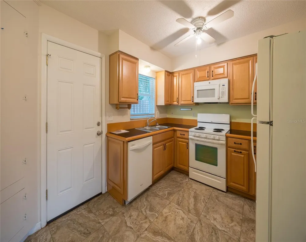 6219 2ND AVENUE S St Petersburg, FL 33707