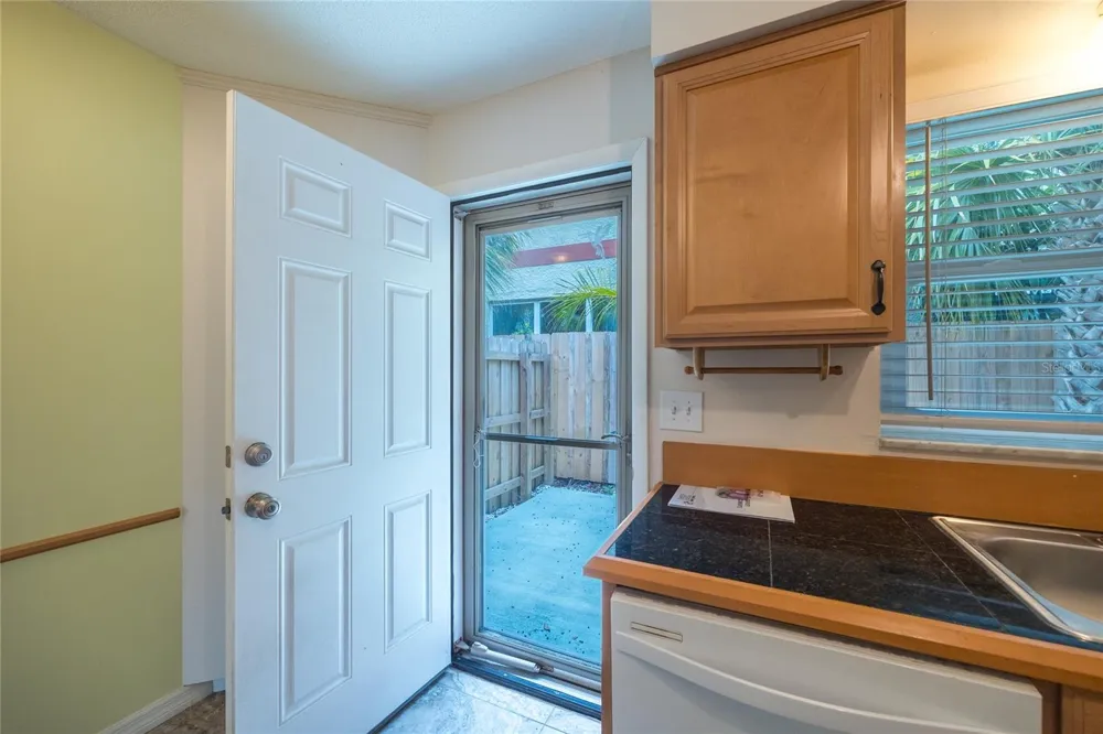 6219 2ND AVENUE S St Petersburg, FL 33707