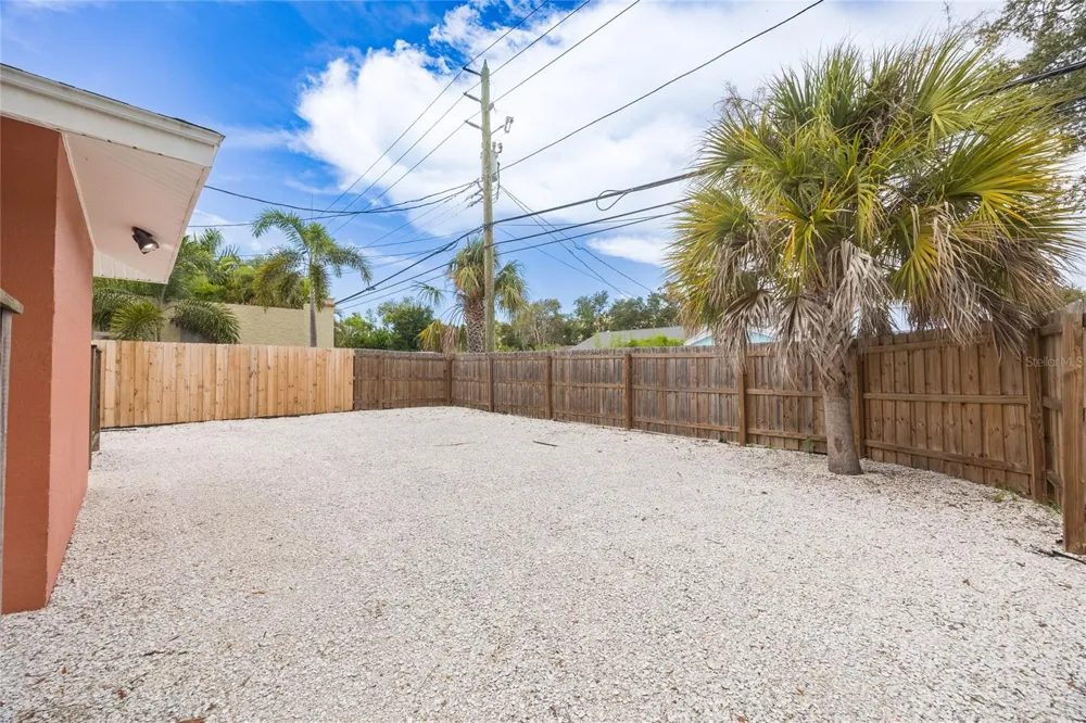 6219 2ND AVENUE S St Petersburg, FL 33707