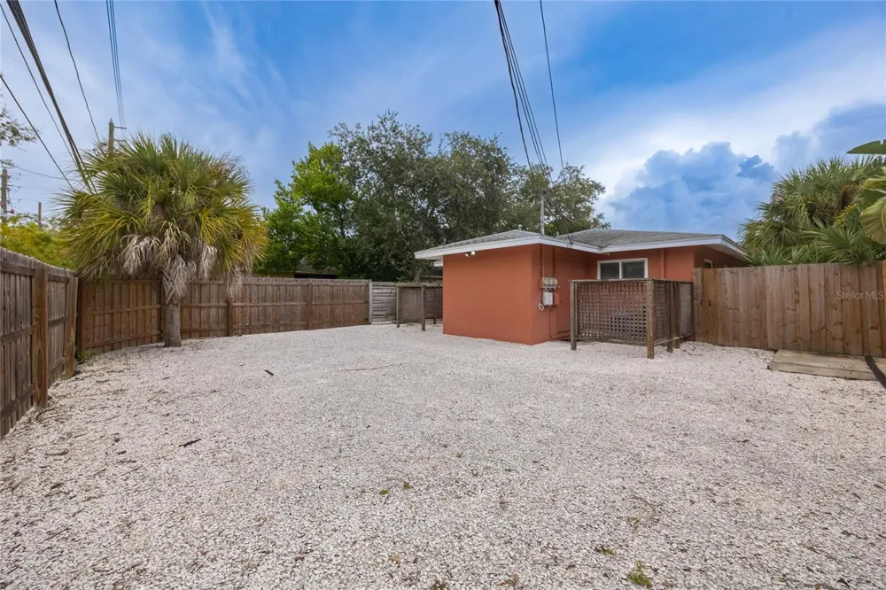 6219 2ND AVENUE S St Petersburg, FL 33707