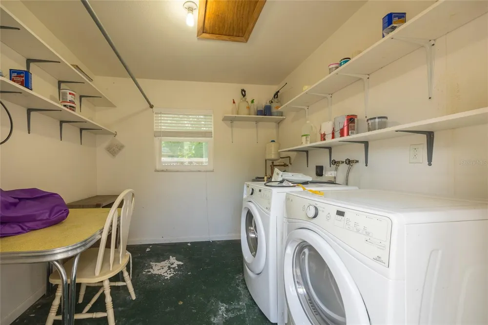 6219 2ND AVENUE S St Petersburg, FL 33707