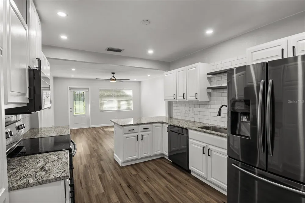 603 HINTON CRESCENT Lakeland, FL 33803