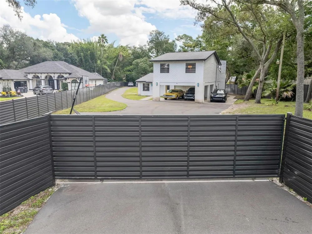 12409 BOULEVARD Tampa, FL 33612