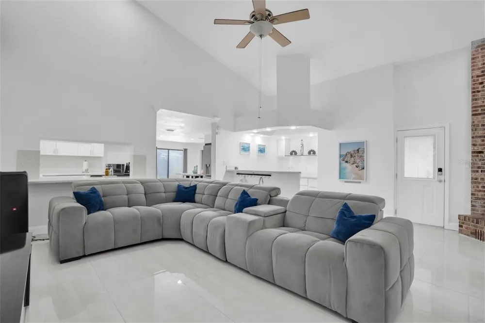 12409 BOULEVARD Tampa, FL 33612