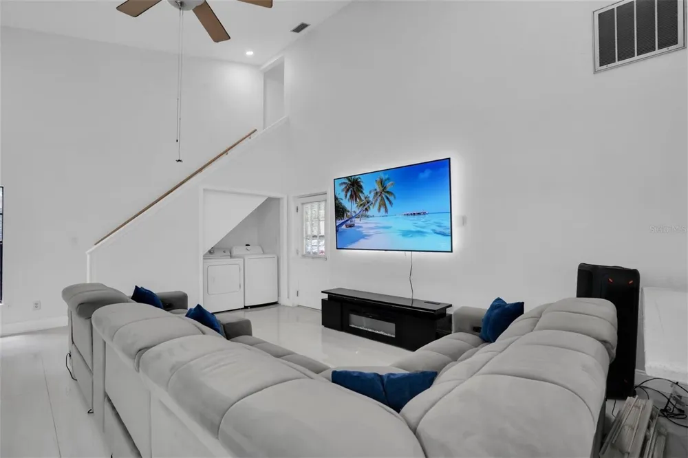 12409 BOULEVARD Tampa, FL 33612