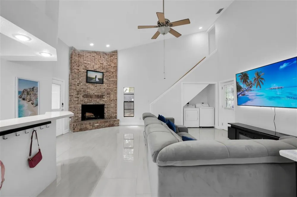 12409 BOULEVARD Tampa, FL 33612