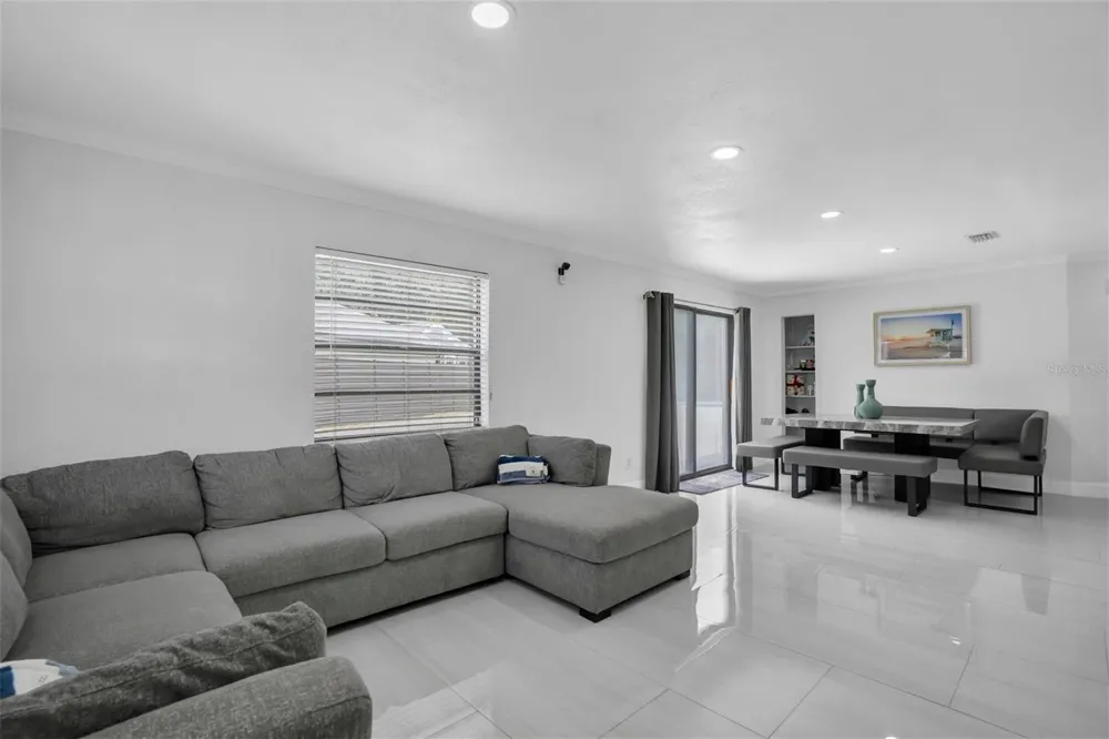 12409 BOULEVARD Tampa, FL 33612