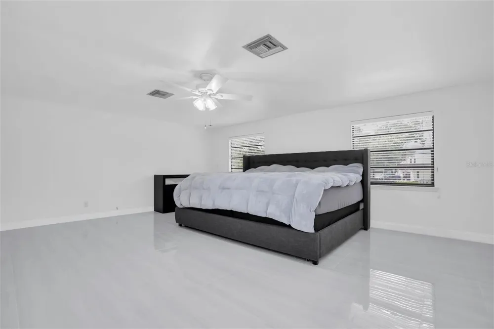 12409 BOULEVARD Tampa, FL 33612