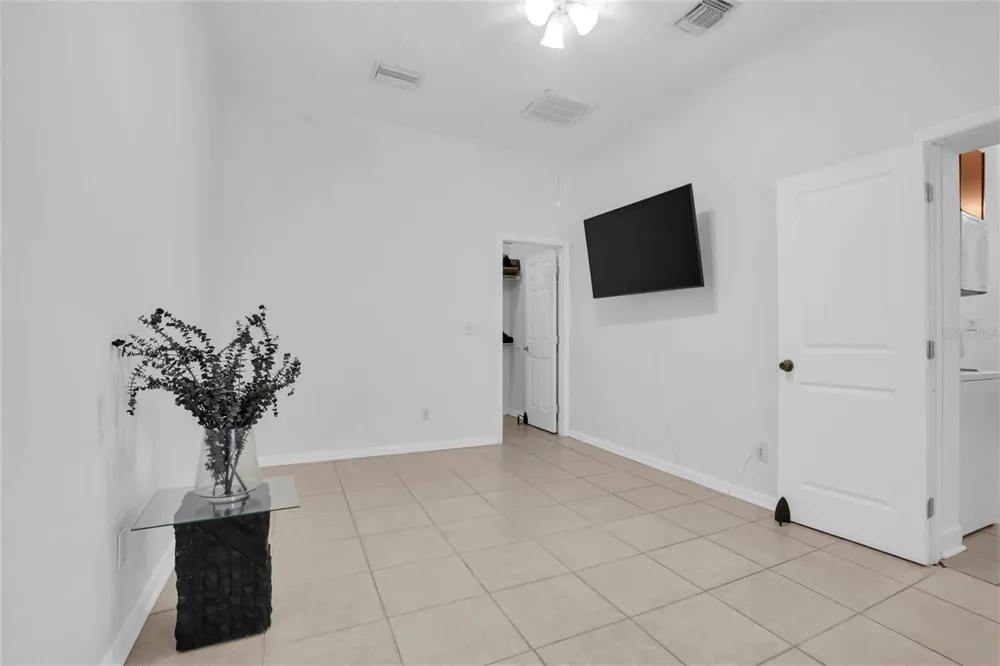 12409 BOULEVARD Tampa, FL 33612