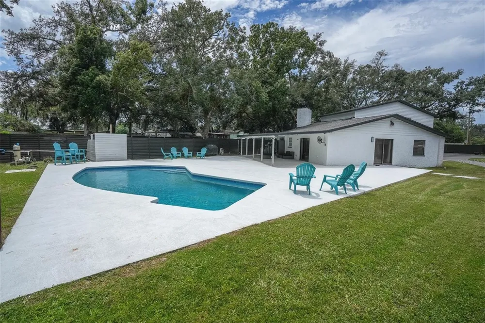 12409 BOULEVARD Tampa, FL 33612