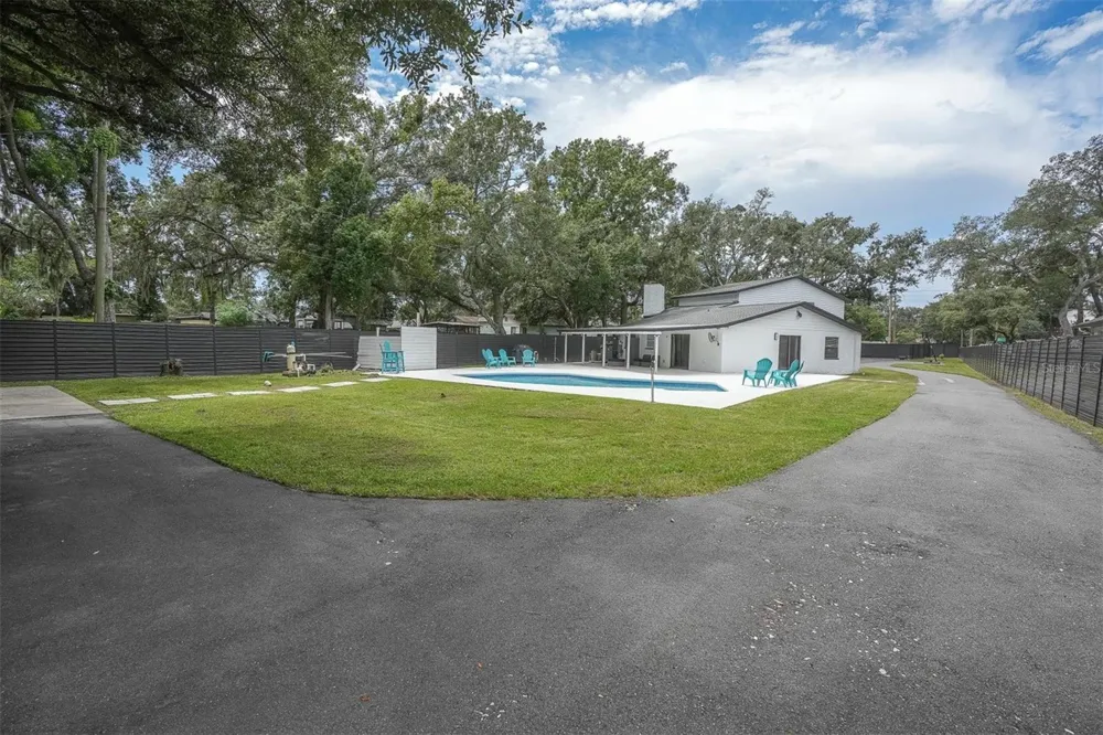 12409 BOULEVARD Tampa, FL 33612